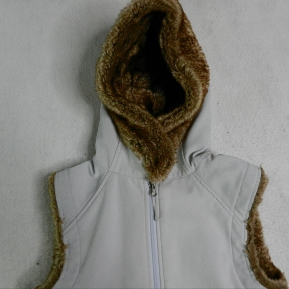 Marmot Windstopper Vest Womens White Fleece Softshell Fur Hood Winter Size Small - Picture 4 of 11